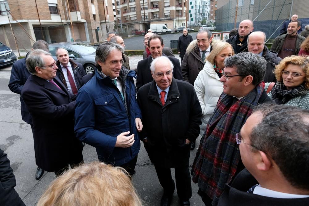 Los ministros Álvaro Nadal e Iñigo de la Serna, en Asturias