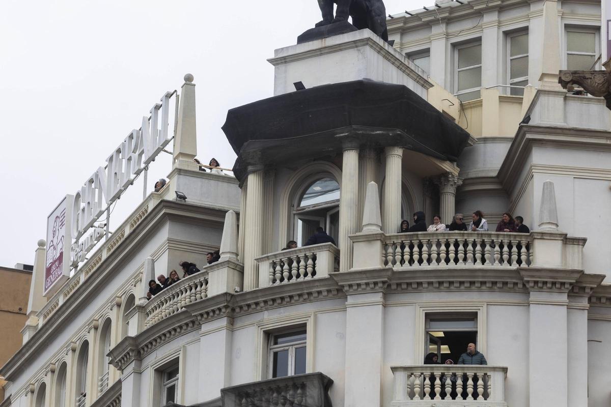 Balcones falleros en la plaza del Ayuntamiento