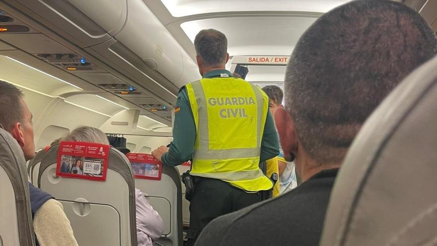 Hablan los deportistas que causaron el altercado en el vuelo a Canarias:  «Consumimos alcohol, pero no estábamos borrachos»