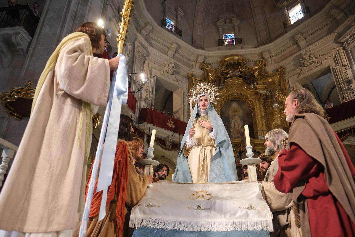 David Agulló durante la representación extraordinaria del Misteri este otoño, el pasado 1 de noviembre, en su papel de María