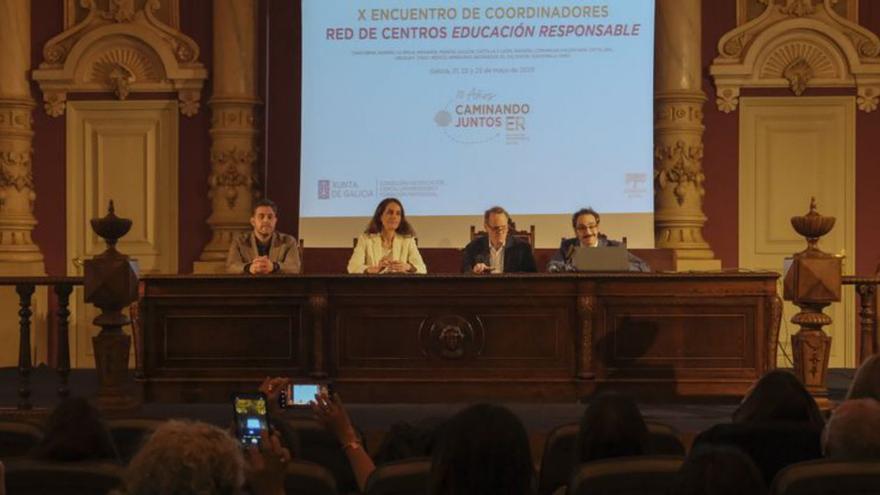 La jornada se celebró en el paraninfo del IES Otero Pedrayo. |  R. C.