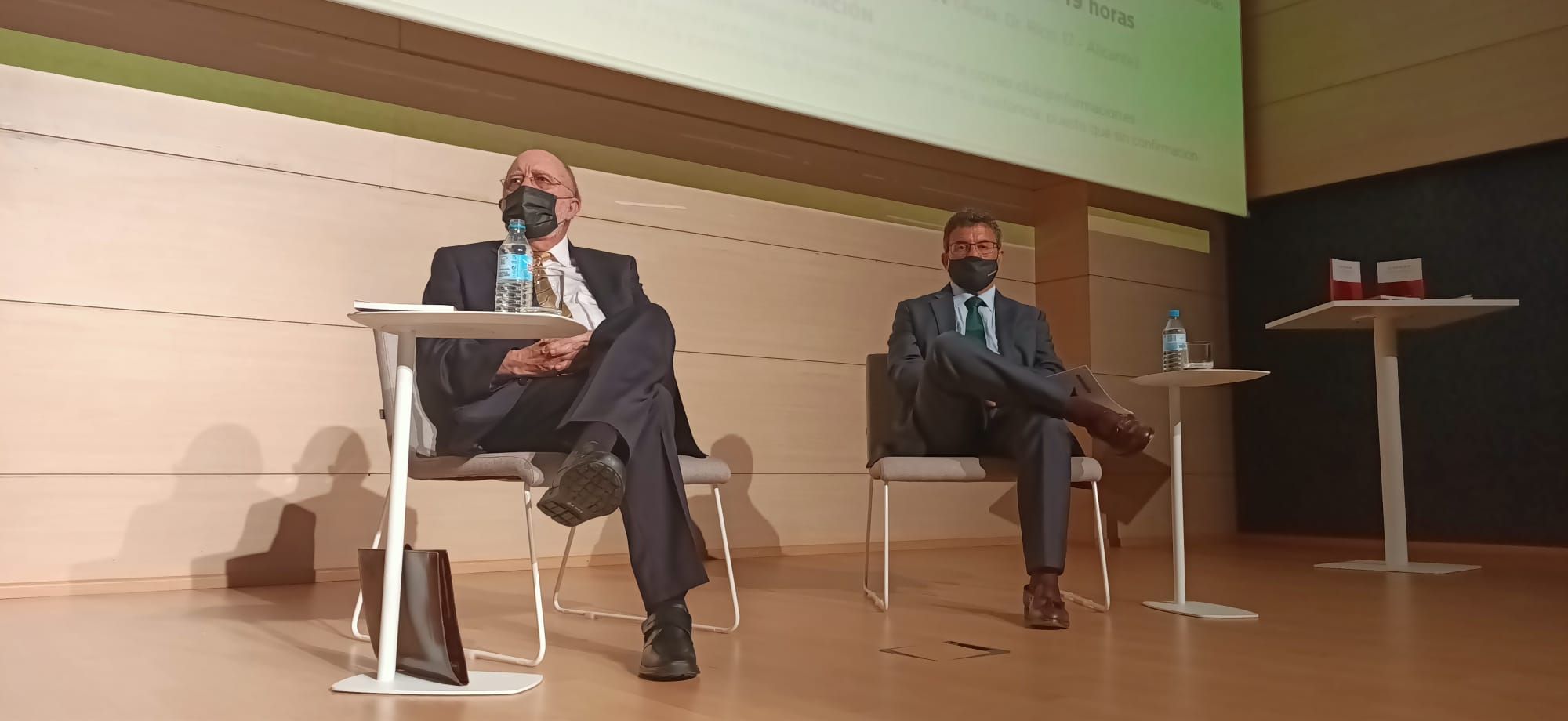 Presentación del libro lo que sé de mí, de Antonio García Miralles