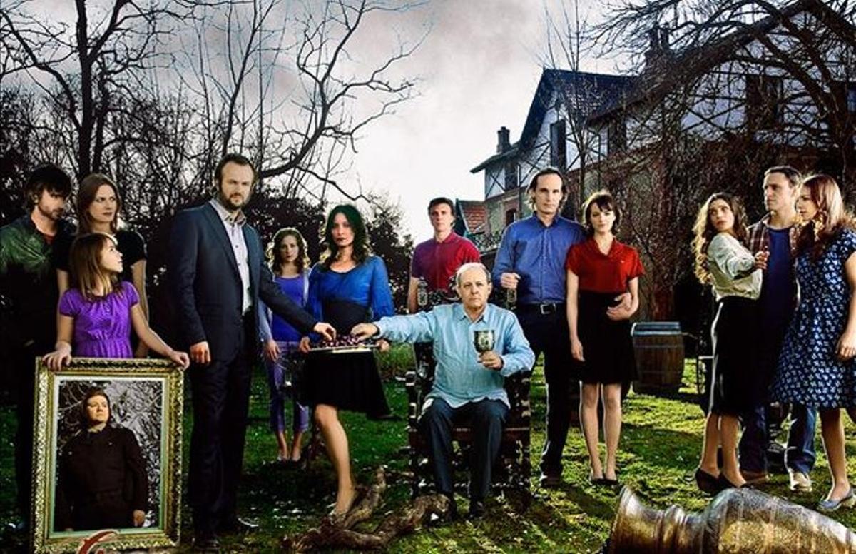 Foto promocional amb els protagonistes de la sèrie de TVE-1 ’Gran reserva’. Foto promocional amb els protagonistes de la sèrie de TVE-1 ’Gran reserva’.