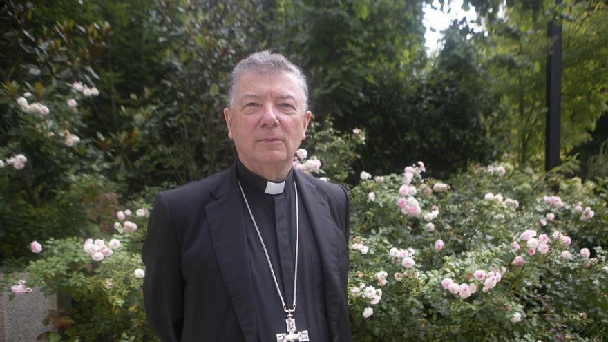 Juan Antonio Martínez Camino llega a Gijón para una misa y conferencia: “Los mártires del siglo XX son estrellas de perdón y de paz”