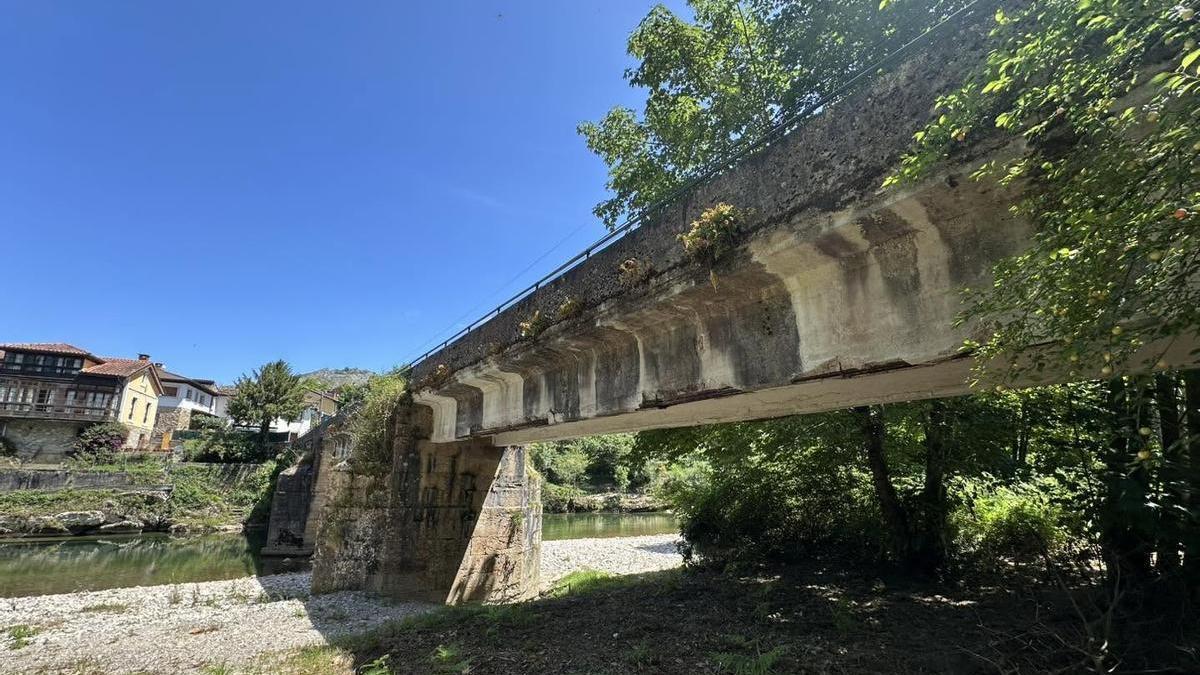 El puente "vieyu" de Villanueva.