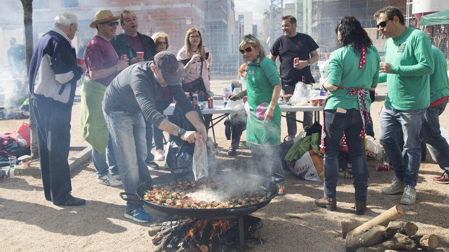 Paellas y folclore en mayo, y estudian reubicar mascletaes de las fiestas de la Magdalena