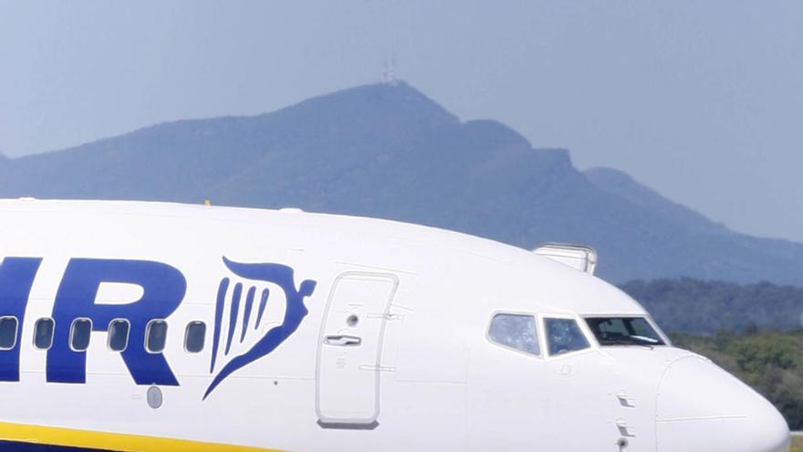 Un avió de Ryanair, a l&#039;aeroport de Girona-Costa Brava