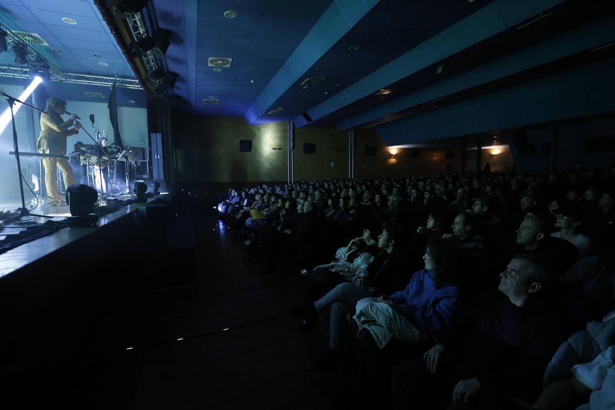 Así fue el concierto de Nacho Vegas en Mieres, el inicio de su gira "Vidas semipreciosas"