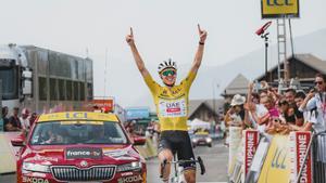 Tadej Pogacar vence en la penúltima etapa del Dauphiné.
