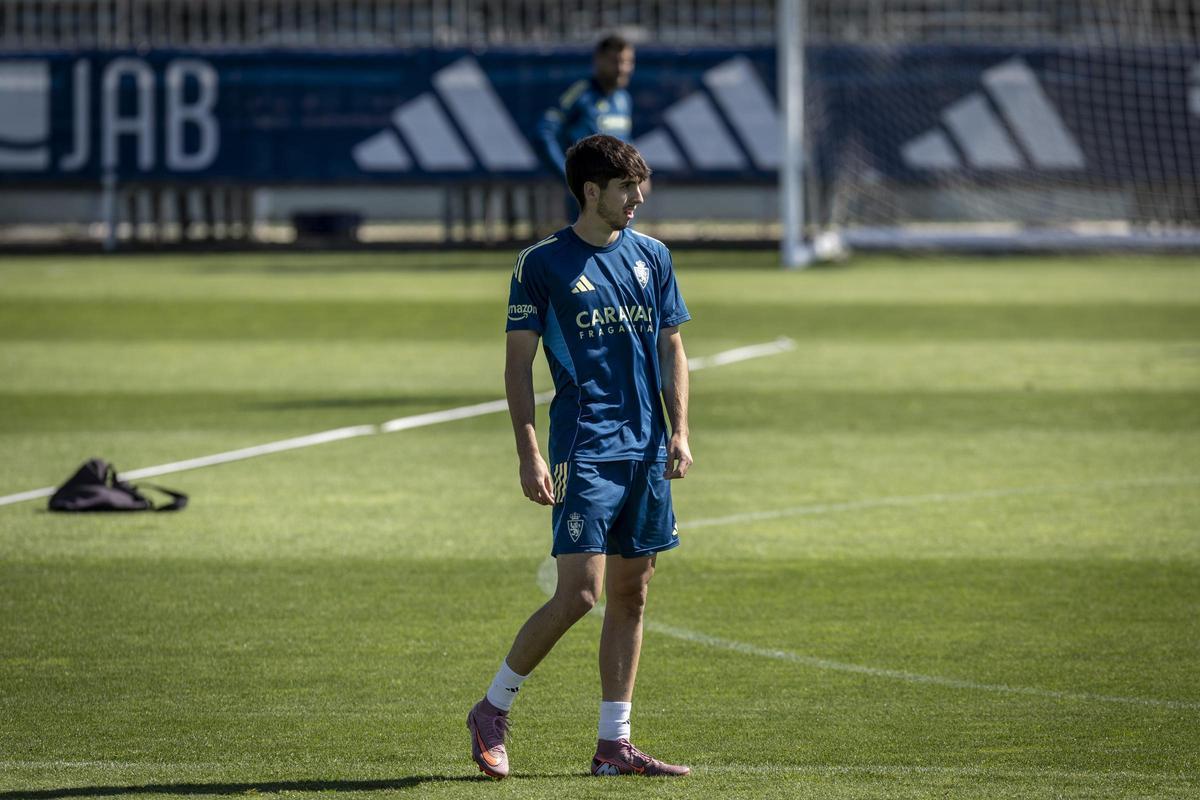 Iker Vadillo, en un entrenamiento con el primer equipo.