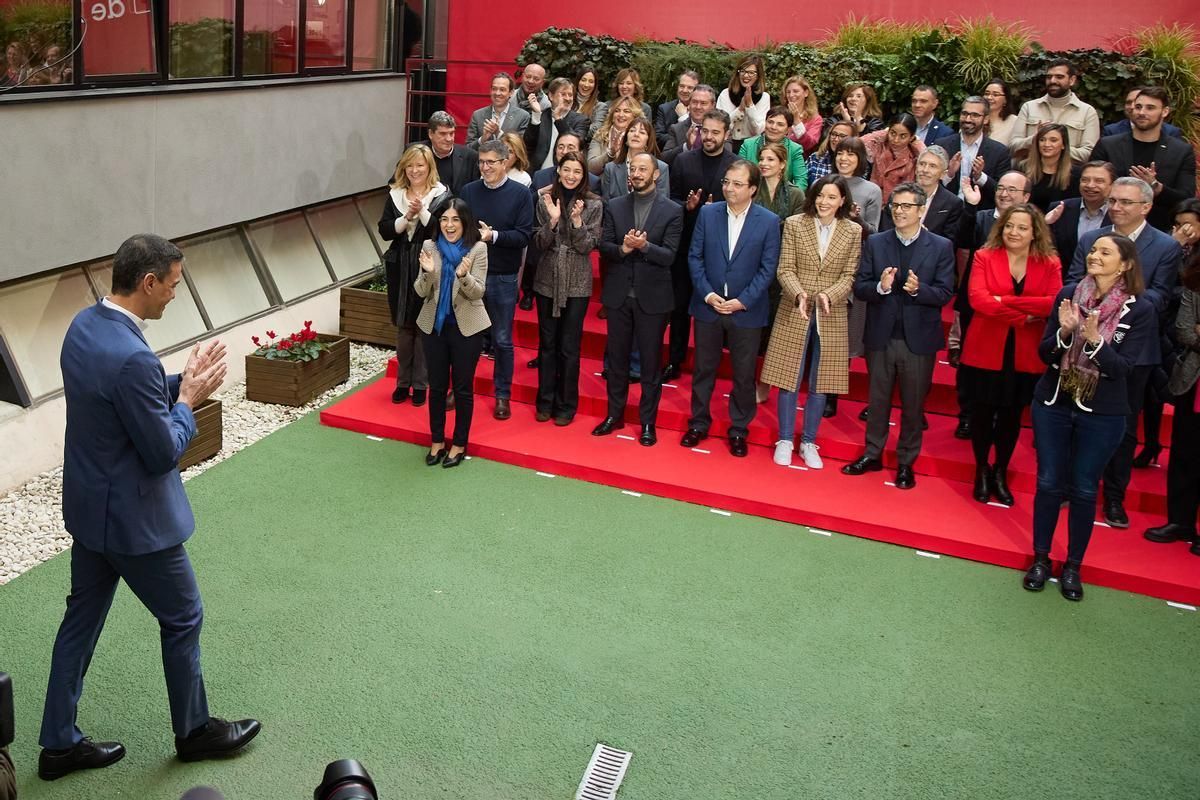 El presidente del Gobierno, Pedro Sánchez, este viernes en Ferraz, donde reunió a sus ministros y a la dirección socialista. /