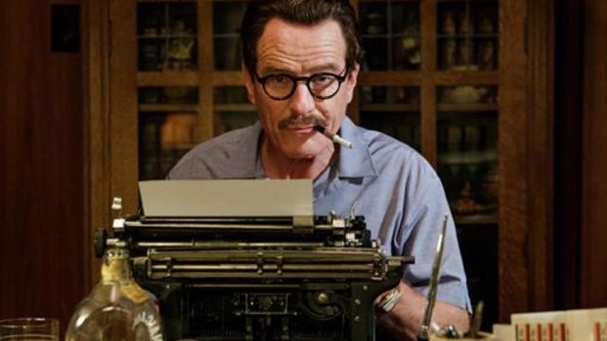 Bryan Cranston, en un fotograma de 'Trumbo', de Jay Roach, estrenada en el festival de cine de Toronto.