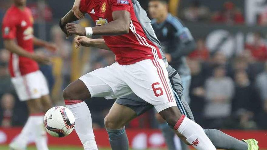 Pogba, en un partido con la camiseta del Manchester United.