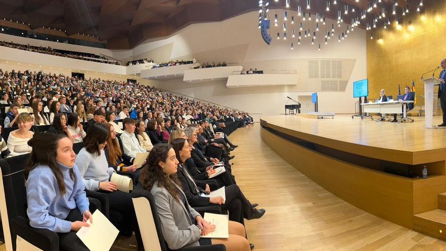 Educación premia a 178 alumnos de la provincia de Alicante por su rendimiento académico