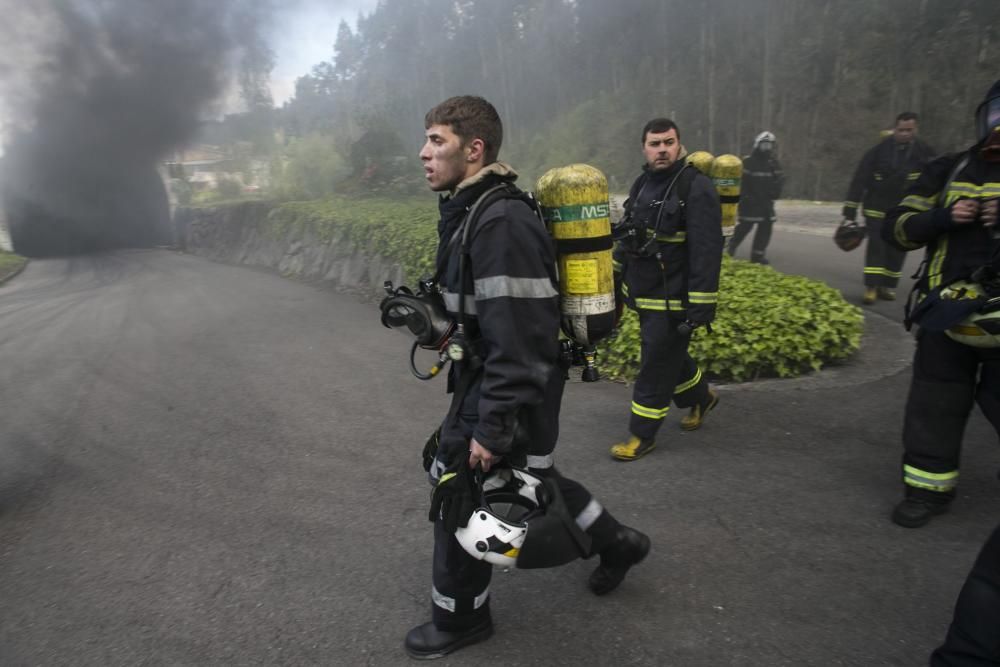 El túnel de San Pedro, en Anes, acoge pruebas de extinción de incendios