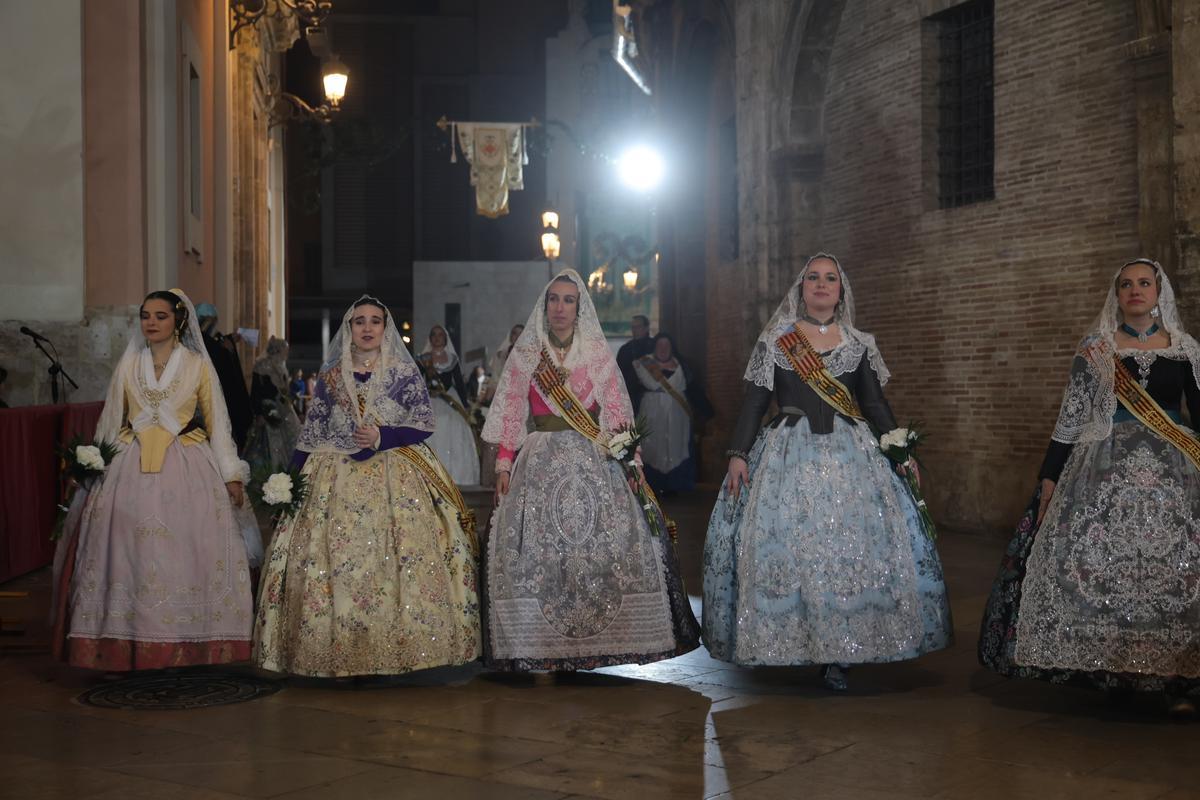 Todas las fotos de la Ofrenda del 18 de marzo por la calle de la Paz hasta las 23:30 horas Todas las fotos de la Ofrenda del 18 de marzo por la calle de la Paz hasta las 23:30 horas