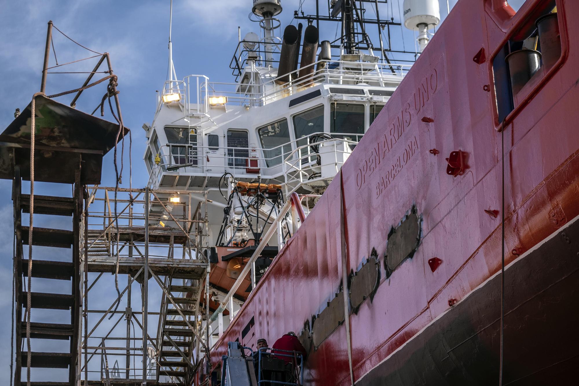 Así es el mayor buque de rescate humanitario del Mediterráneo puesto a punto en Burriana