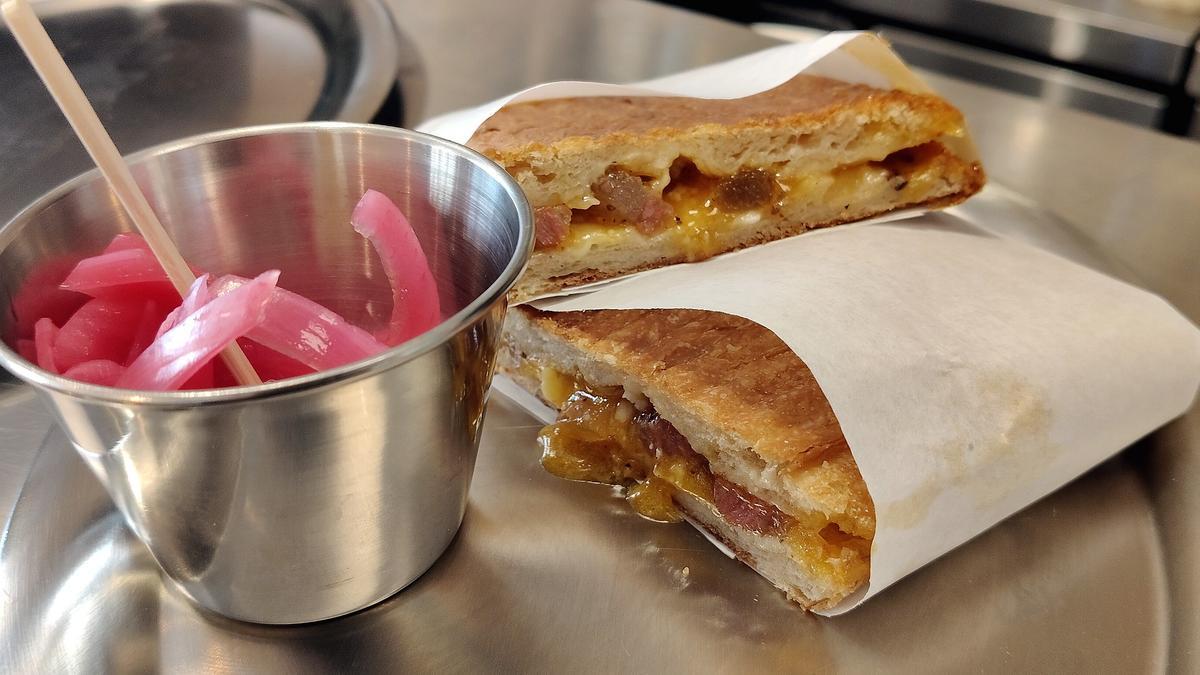 El bocadillo Carbonara de Els planxats de la Gis.