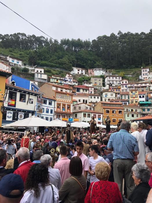 Lleno en Cudillero para escuchar el sermón de l' Amuravela