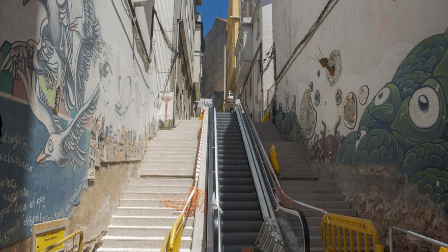 Últimos preparativos para las escaleras mecánicas de Adelaida Muro