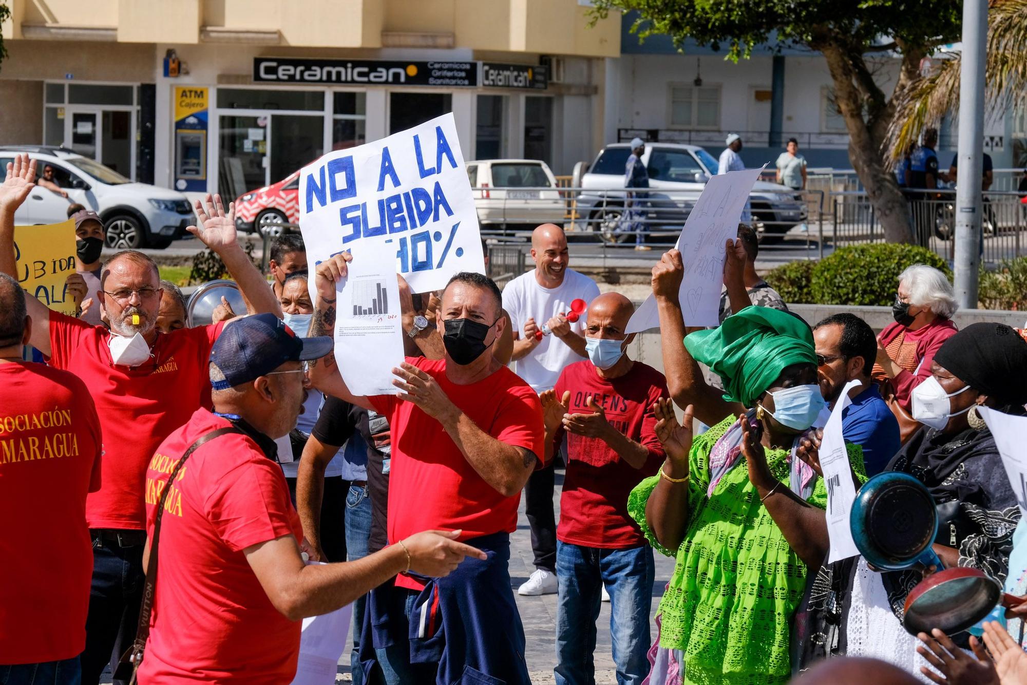 Cacerolada de los mercadilleros en Arguineguín