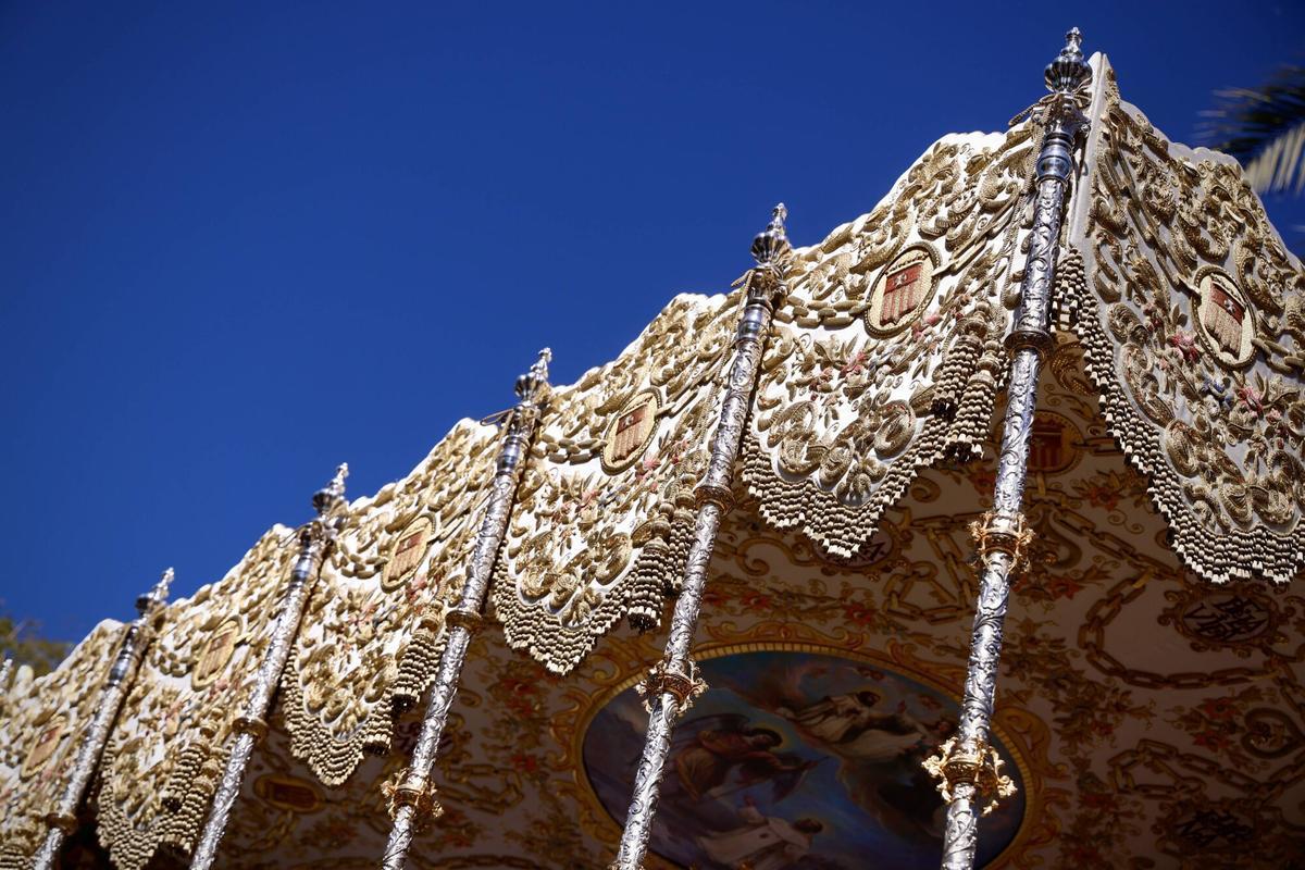 Detalle del recuperado palio de la Virgen de la Merced.