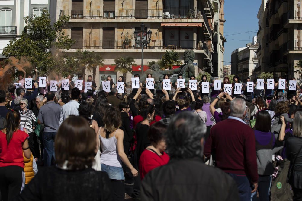 Actividades con motivo del 8M en la plaza de la Virgen