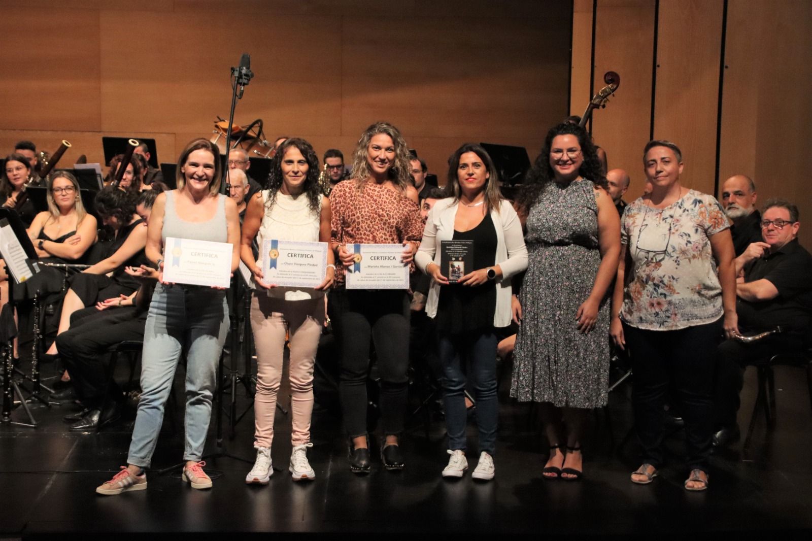 Premios a las mujeres del bando cristiano.jpeg