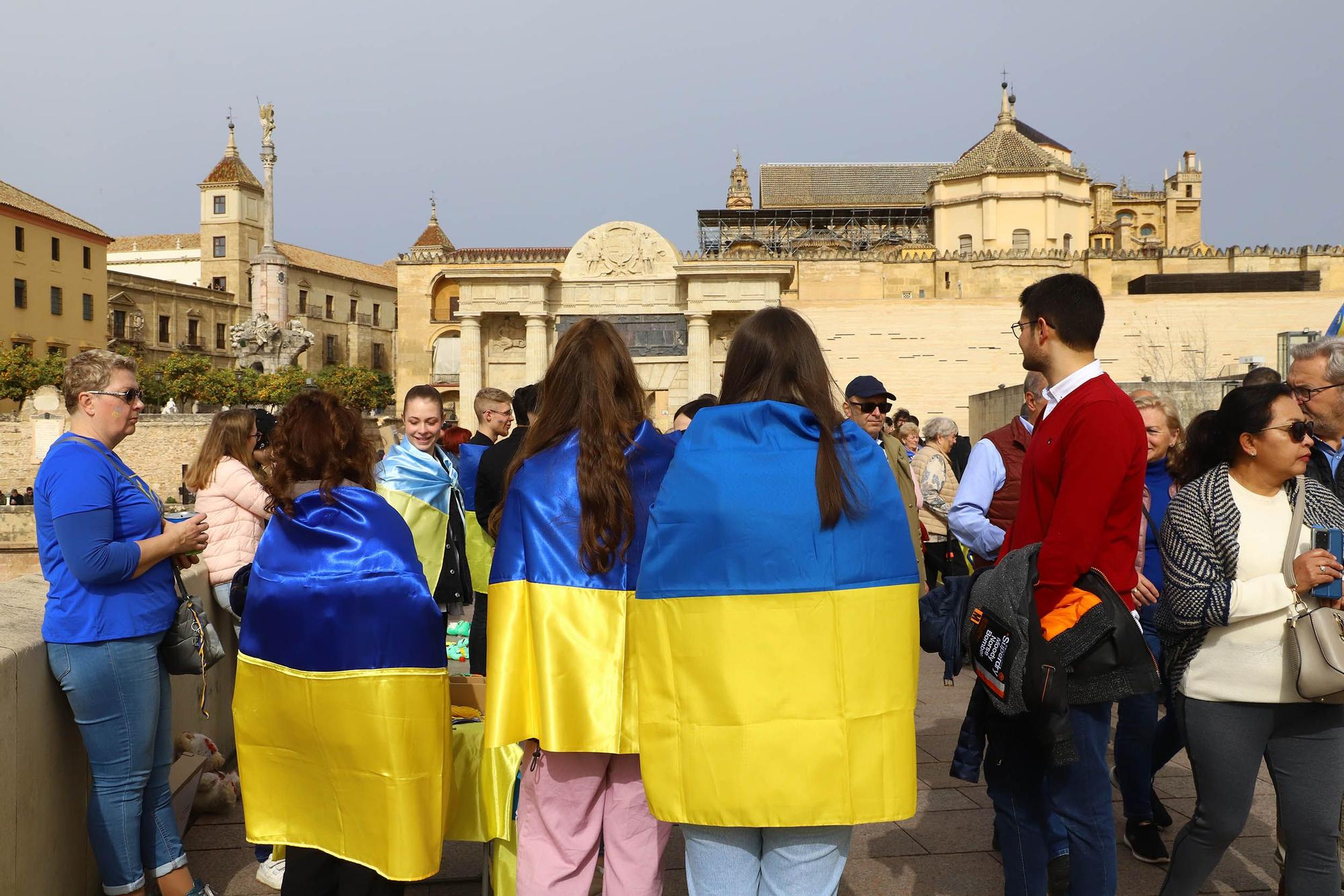 El Puente Romano recuerda la invasión de Ucrania