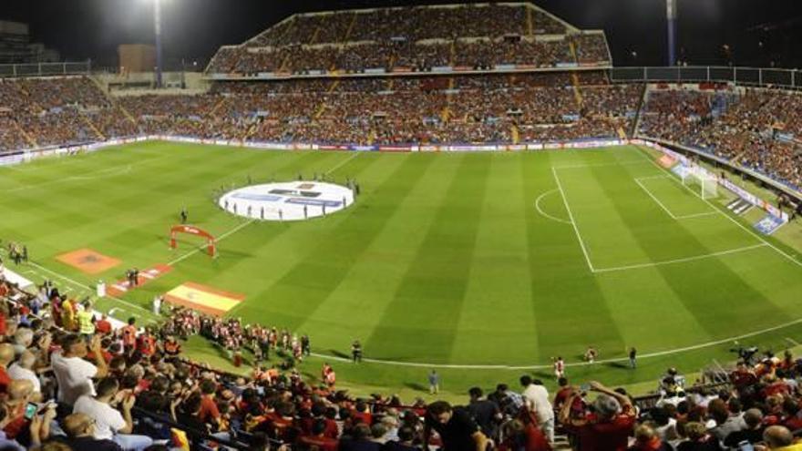 Cerca de 30.000 personas abarrotaron anoche el estadio José Rico Pérez de Alicante para presenciar el España-Albania.