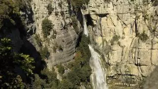 La asombrosa ruta para conocer la cascada más alta de Cataluña