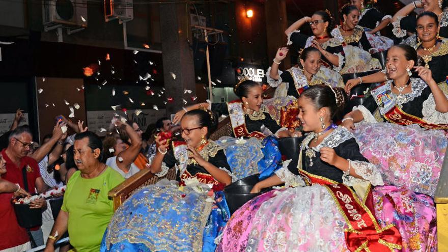 &quot;Batalla de Flores&quot; en pleno Elche