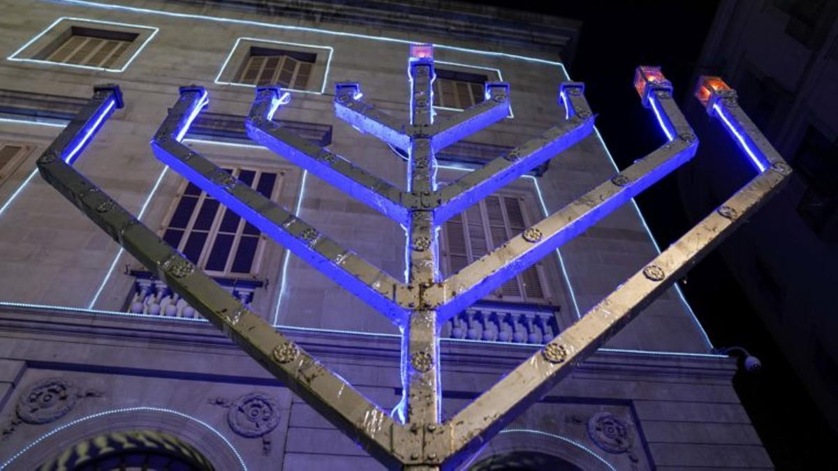 Celebración de la Janucá ne la plaza Sant Jaume de Barcelona