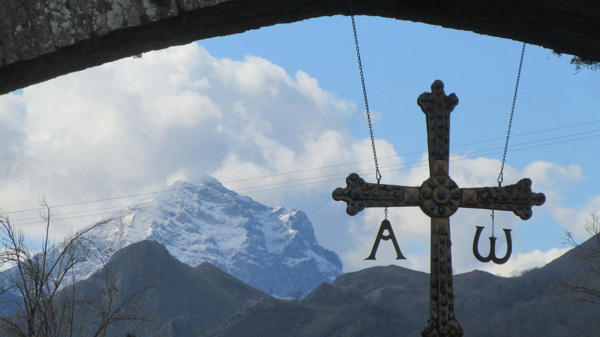El Picu Pierzu, desde Cangas de Onís.
