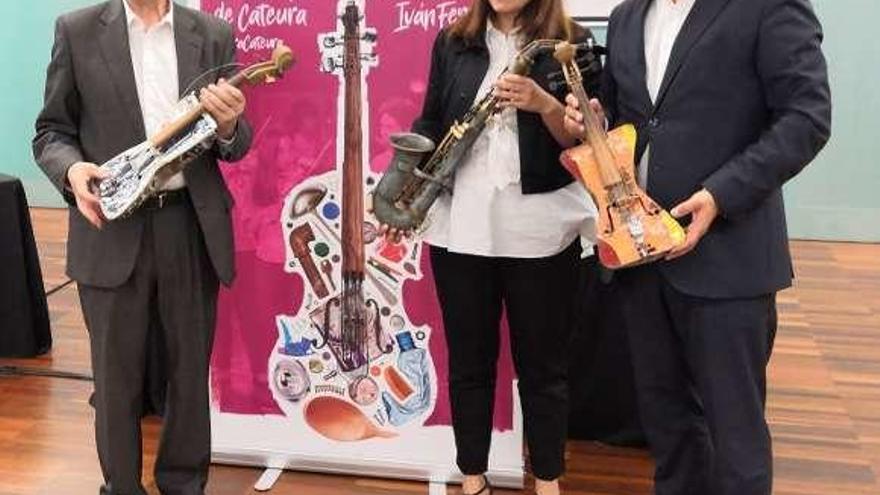 Caballero, Ojea y González, con instrumentos reciclados . // FdV