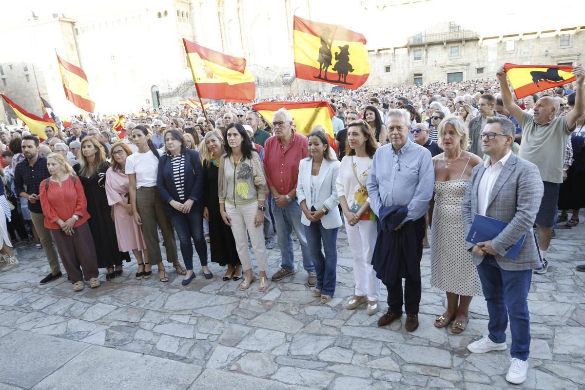 Cientos de personas se movilizan en Santiago para mostrar su apoyo a Ceuta Cientos de personas se movilizan en Santiago para mostrar su apoyo a Ceuta