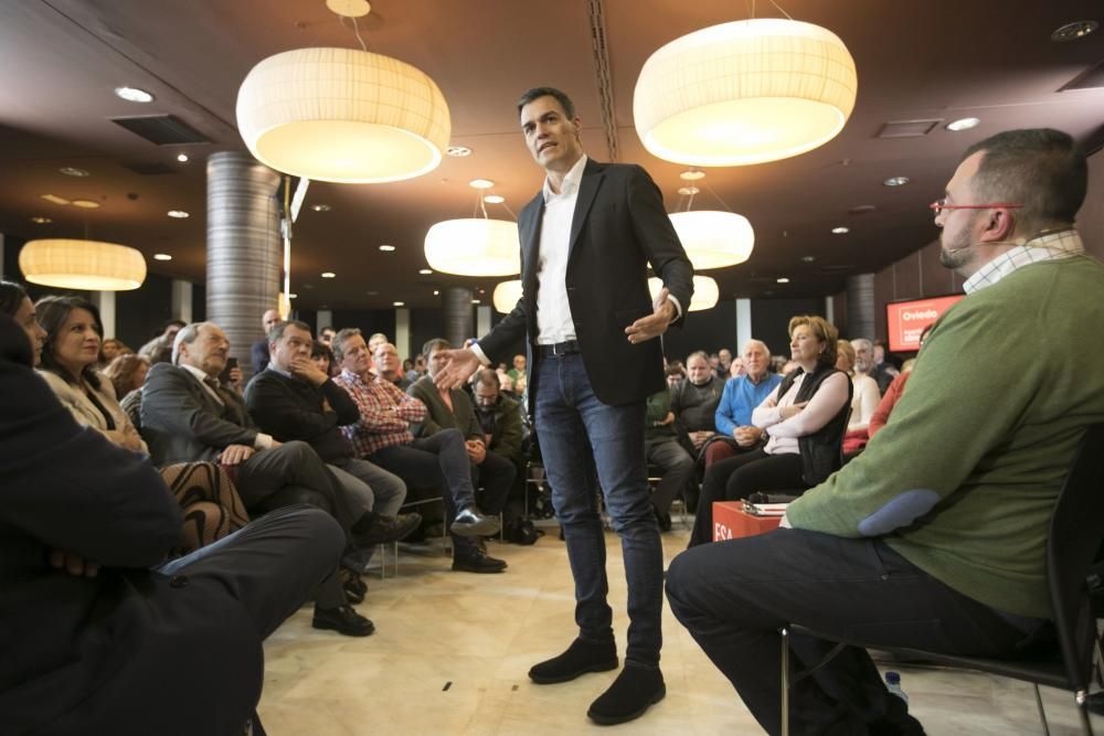 Asamblea con Pedro Sánchez en Oviedo