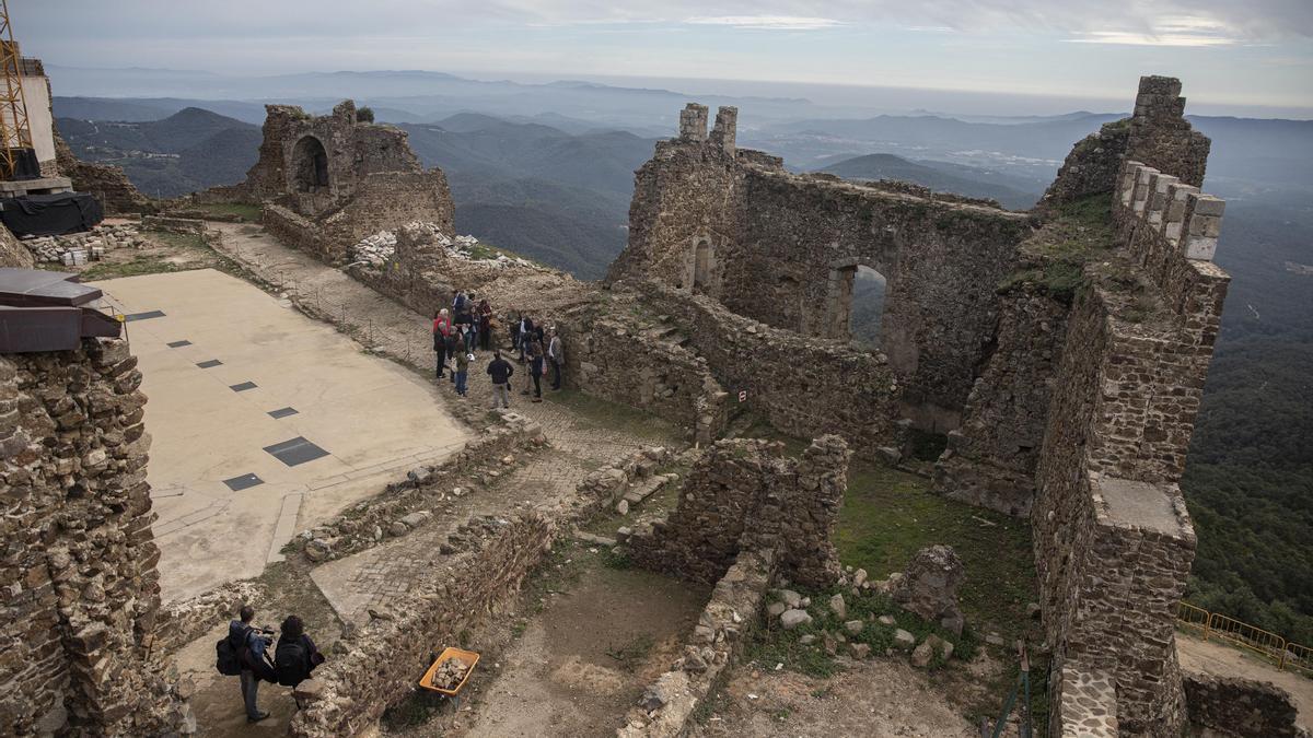 Des del castell es divisa una gran panoràmica.