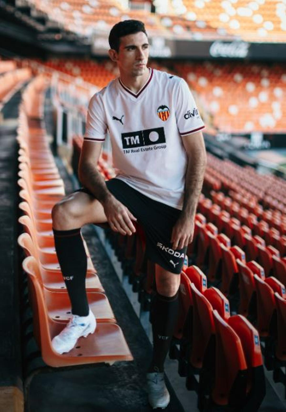 Tárega en Mestalla, en la imagen seobservan las medias y los pantalones