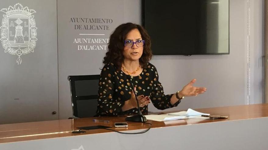Mari Ángeles Padilla da detalles de la investigación interna del Ayuntamiento.