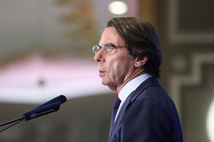 Aznar pide a Feijóo una “mayoría nacional” que interpele “a derecha e izquierda”: “Nos jugamos un cambio de sistema”