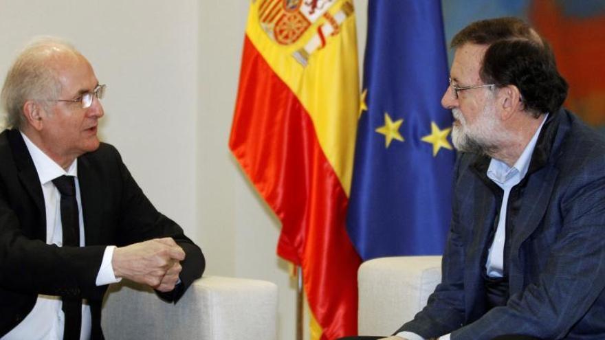 Rajoy transmite a Ledezma su compromiso con la democracia en Venezuela