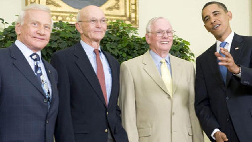 Barack Obama, con Aldrin, Collins y Armstrong.