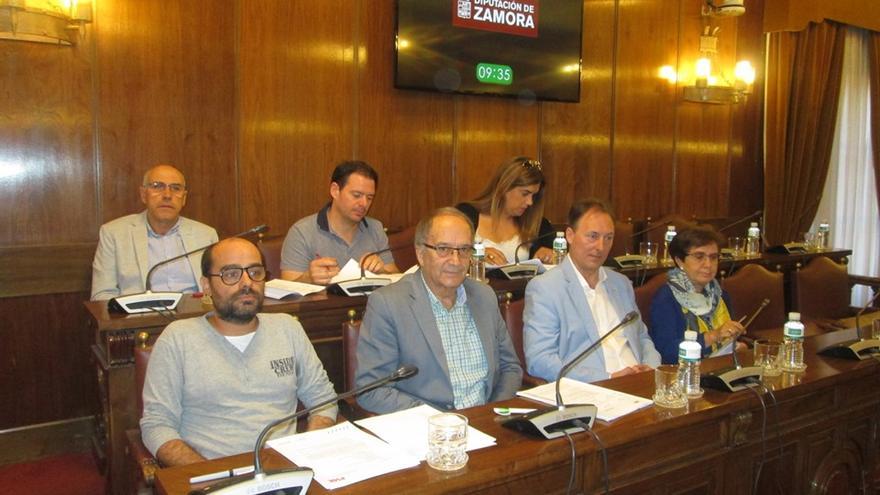 Grupo socialista en un pleno de la Diputación de Zamora.