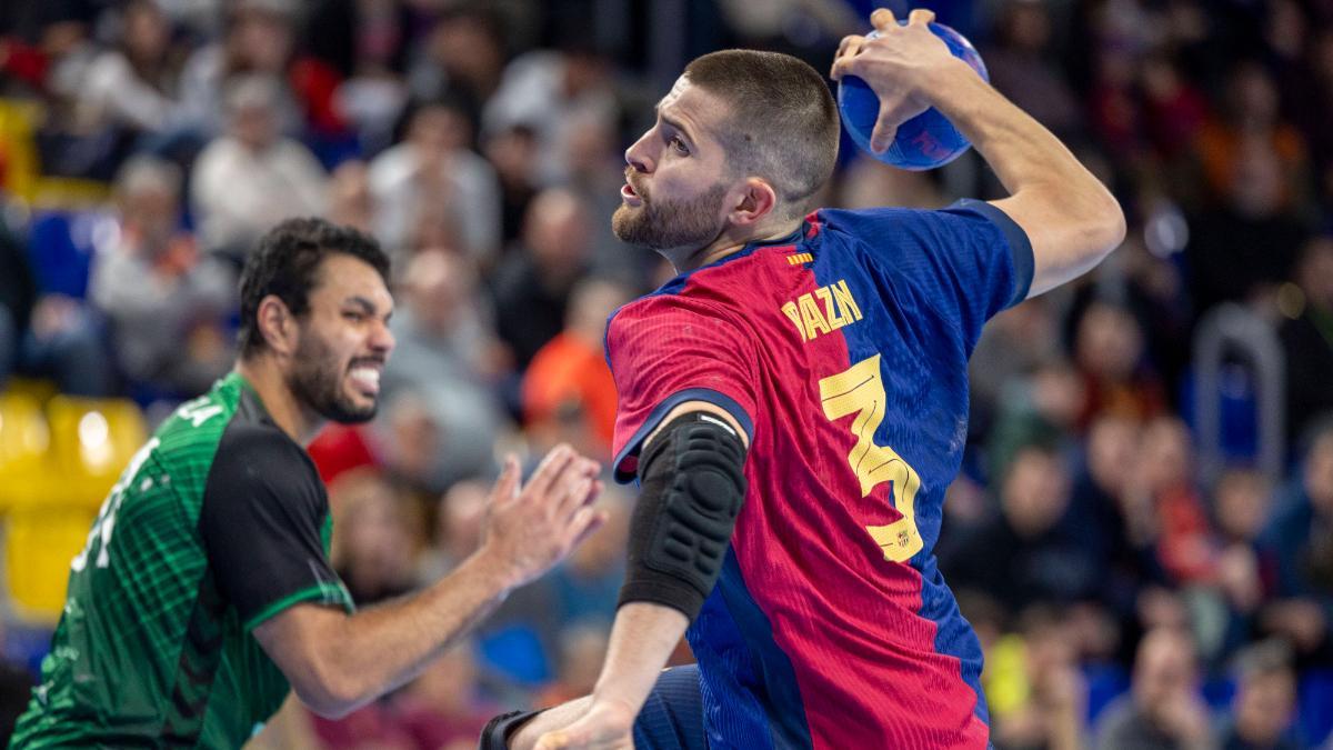 Antonio Bazán, en acción con el Barça