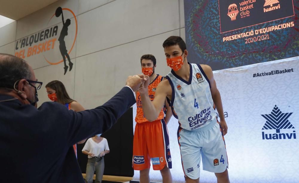 Presentación equipaciones del Valencia Basket