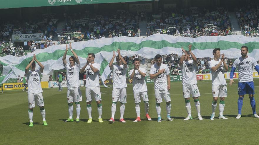 Los aficionados del Elche durante el partido frente al Mirandés