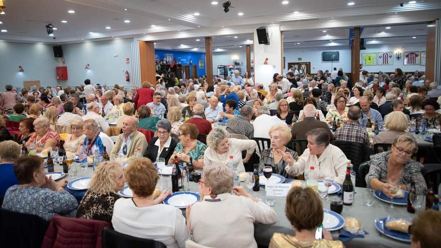 Fotogalería | Así fue la jornada de convivencia de los mayores emeritenses