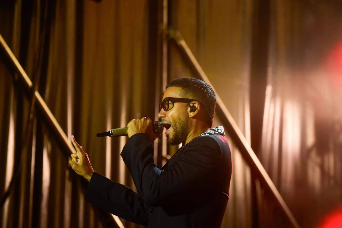 El rey y el príncipe de la bachata enamoraron a 14.000 fans en el muelle de Batería