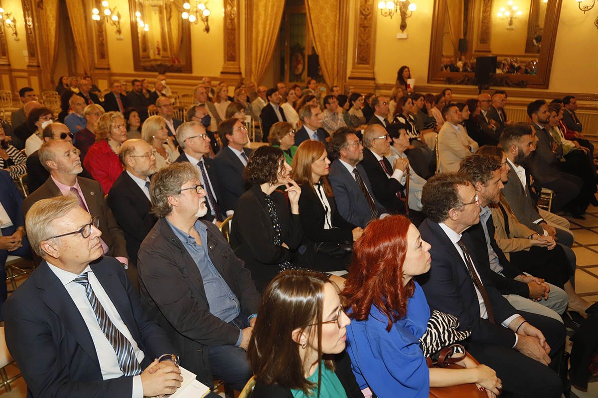 Presentación del libro del 50 aniversario de la Faculta de Filosofía y Letras